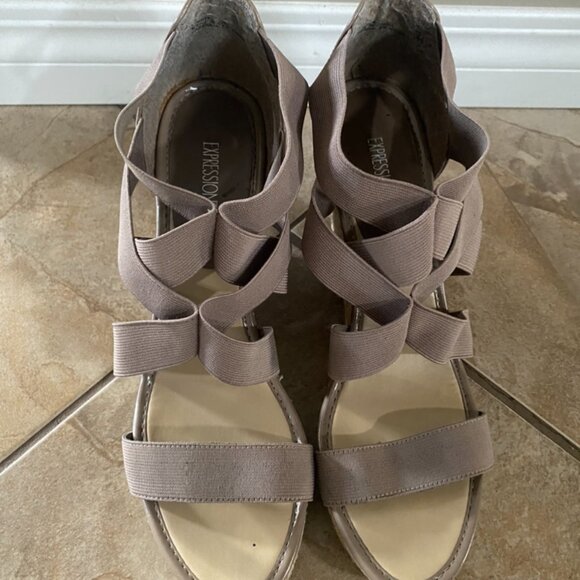 Expression Wedge Heels - Picture 2 of 6